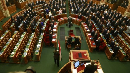 Finlandiya'da parlamento binasında şüpheli ölüm! Yetkililer harekete geçti - Dünya