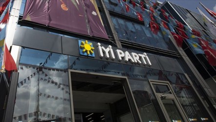 İYİ Parti'de toplu istifa! "Bu karar siyasi değil, vicdani" - Gündem