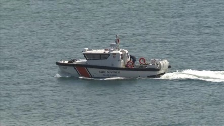 Milas'ta tekne battı: 6 kişi kurtuldu, kayıp iki çocuk aranıyor - Gündem
