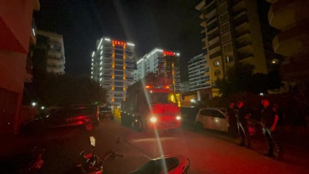 Prizden çıkan kıvılcım yangın çıkardı! Dumanlar 5 katlı apartmanı sardı, büyük panik - 3. Sayfa