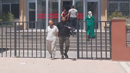 Annesinin boğazını keserek öldürmüştü! Katil evladın cezaevinde korkunç sonu - 3. Sayfa