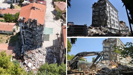 Depremin vurduğu Sındırgı'daki evler tek tek incelendi, hasar tespit çalışmaları tamamlandı! - Gündem