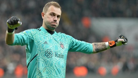 Mert Günok sakat mı, neden kadroda yok? Lausanne - Beşiktaş maçında oynayamıyor - Haberler