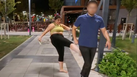 "Tecavüz ediyorlar" diye çığlık attı! Yardıma gelenleri darbetti - 3. Sayfa