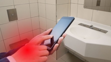 Avustralya'da hastane tuvaletlerinde gizli kamera skandalı! 500'e yakın kadın meslektaşını kayda almış - Dünya