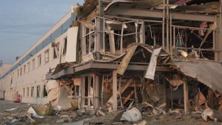 Rus füzesi ABD şirketine isabet etti! 600 kişi içeride mahsur kaldı - Dünya