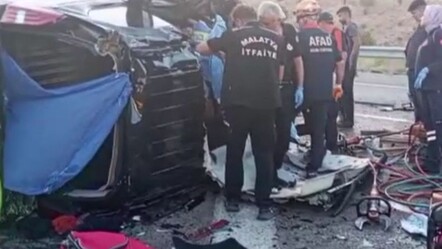 Katliam gibi kaza! 4 kişi öldü, 2 kişi yaralandı - Gündem