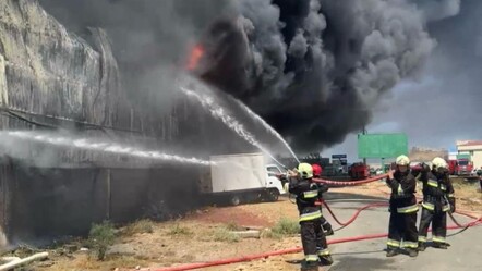 Azerbaycan'da korkutan yangın: Syadyaryak alışveriş merkezi alevlere teslim oldu - Dünya