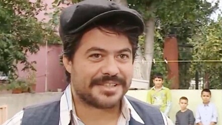 Gözlerden uzak yaşıyordu… Oyuncu Arkın Gelebe'nin son halini görenler yorum yağdırdı: "Saçları beyazlamış" - Magazin