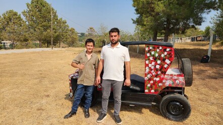 Güneş enerjisi ile çalışan araç! 13 yaşındaki çocuk yaptı, büyük beğeni topladı  - Ekonomi