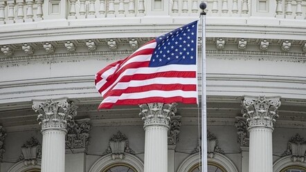Trump duyurdu: ABD bayrağını yakan kişilere hapis cezası geliyor! - Dünya