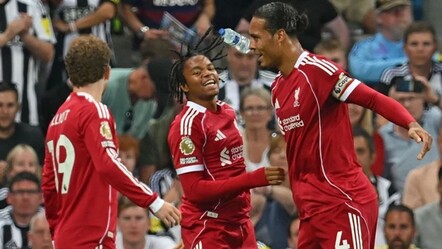 16'sında dünya devini ipten aldı! Liverpool'un galibiyeti 90+10'da Ngumoha ile geldi - Spor