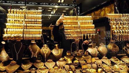 Kapalıçarşı'da 23 iş yerine baskın düzenlendi! 1 milyar 250 milyon liralık mücevher ele geçirildi - Gündem