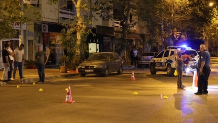 Motosikletle gelip kafeye kurşun yağdırdılar! Her yerde aranıyorlar - 3. Sayfa