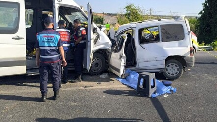 İzmir'de işçi servisiyle ticari araç çarpıştı! Ölü ve yaralılar var - 3. Sayfa