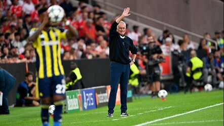 Mourinho Benfica mağlubiyetini bu sözlerle savundu: "Bizden daha iyi bir takıma elendik" - Spor