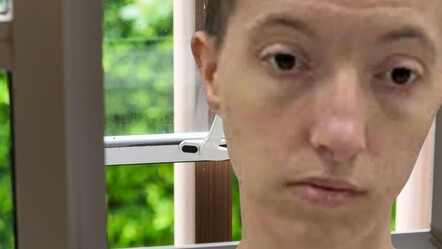 Pes dedirten ihmalkârlık! 2 yaşındaki çocuğu 9 yaşındaki ağabeyine emanet etti, sonrası facia... - Dünya