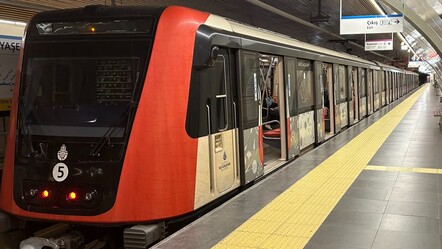 İşe gidecek İstanbullulara kötü sürpriz! Metro bozuldu, duraklar doldu taştı - Gündem