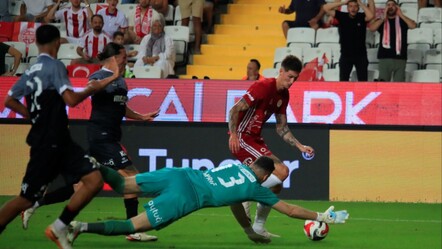 Galibiyet 90+3'te geldi! Fatih Karagümrük, Antalyaspor deplasmanından 3 puanla döndü - Spor