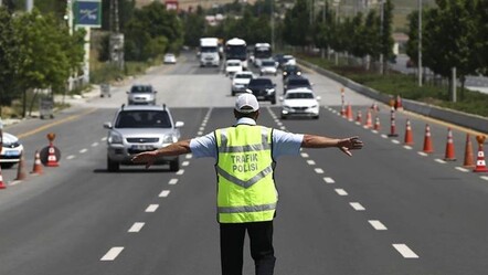 İstanbul'da bazı yollar trafiğe kapatıldı - Gündem