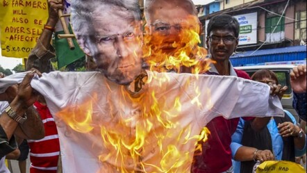 Hindistan’da Trump protestosu: Kuklaları yaktılar! ABD Başkanı ziyaretini iptal etti - Dünya