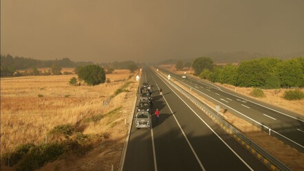 Karabük'teki yangınla mücadele sürüyor! Alevlerin sardığı yol trafiğe kapatıldı - Gündem