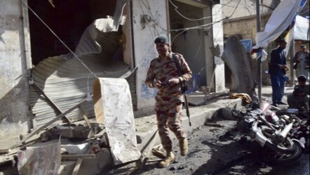 Pakistan savaş alanına döndü! Bannu'da intihar bombacıları jandarma üssüne saldırdı - Dünya