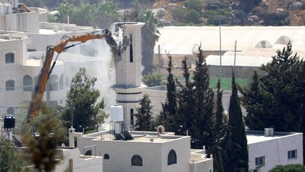 İsrail'den camiye saldırı! El Halil'de minareyi yıktılar - Dünya