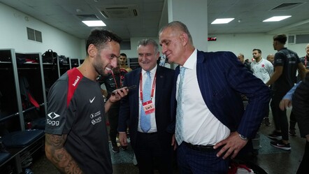 Cumhurbaşkanı Erdoğan'dan A Milli Futbol Takımı'na tebrik telefonu - Gündem