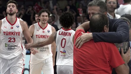 Hidayet Türkoğlu: Bize en büyük güç katan şey milletimizin desteği - Spor
