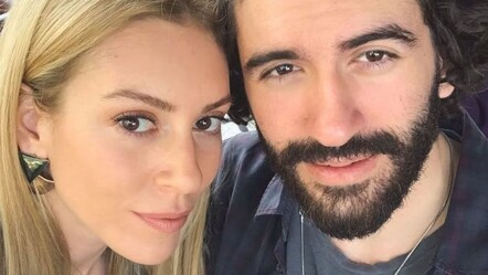 Kerem Kobal evleniyor! Sinem Kobal kardeşi ve gelinleriyle poz verdi - Magazin