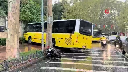 İstanbul'da sağanak kaza getirdi! İETT otobüsü kaldırıma çıktı - 3. Sayfa