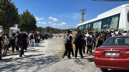 Çanakkale Çınarlı alevlere teslim oldu! 2 okul tahliye edildi - 3. Sayfa