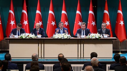 Cumhurbaşkanı Yardımcısı Cevdet Yılmaz OVP'yi açıkladı! Enflasyon, büyüme, cari açık... İşte yıl sonu hedefleri - ekonomi