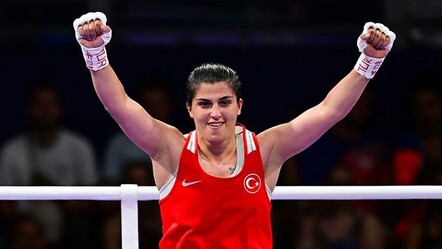 Milli boksör Busenaz Sürmeneli çeyrek finalde - Spor