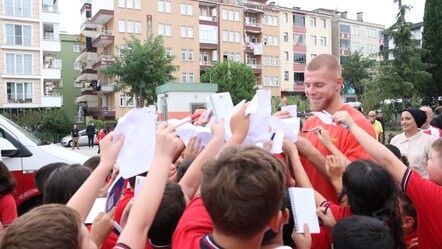 Samsunsporlu futbolculardan öğrencilere sürpriz! " Bu şehrin çocukları Samsunsporludur" - Spor
