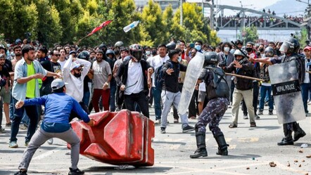 Nepal’de protestolar kontrolden çıktı: Başkanlık ve Başbakanlık Sarayları ateşe verildi - Dünya