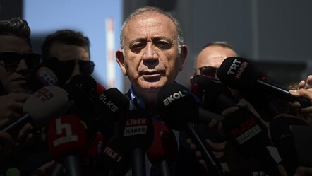 İl Başkanlığı'na giden Gürsel Tekin, 5 dakikada apar topar ayrıldı! Gelen telefonla yıkıldı - Gündem