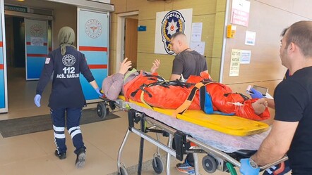 Üzerine sunta düştü! Bacakları kırılan işçi hastanelik oldu - Gündem
