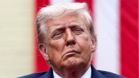 ABD Başkanı Trump felç mi geçirdi? Dünya bu görüntüleri konuşuyor - Dünya