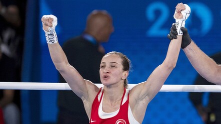 Buse Naz Çakıroğlu, Dünya Boks Şampiyonası'nda finale yükseldi - Spor
