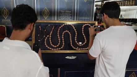 8 kişi 14 ayda yaptı! Kur'an-ı Kerim'in 604 sayfasını nakşettiler... Paha biçilemiyor - Ekonomi