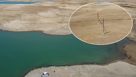 Adana'da ilginç görüntü! Kuruyan baraja voleybol filesi kurdular - Yaşam