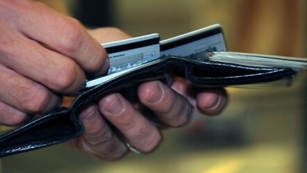 Arkadaşına güvendi, kartını verdi! 30 yıl hapisle karşı karşıya - Gündem