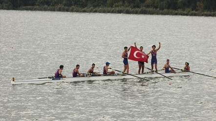 Balkan Şampiyonası'nda Türk rüzgarı! Milli kürek sporcuları 15 madalya kazandı - Spor