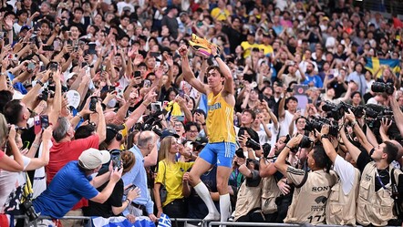 Dünya rekoruna doymuyor: Sabah şarkı çıkardı, akşam altın madalya kazandı - Spor