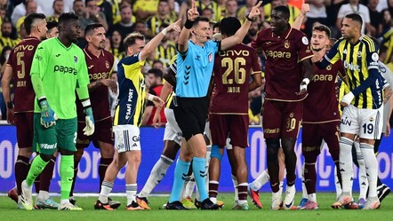 Fenerbahçe maçına damga vuran an! Okay'dan özür: Yenilginin tüm sorumlusu benim - Spor