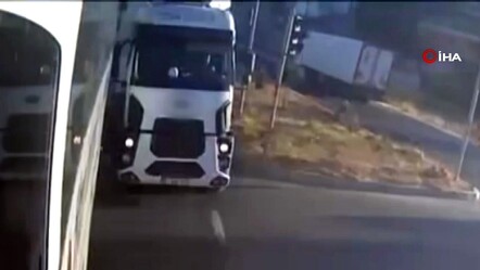 Malatya’da korkunç kaza! Freni boşalan tır yolcu otobüsüne çarptı, alev aldı - yasam