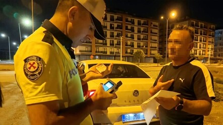 Polise önce yalvardı sonra beddua etti! Alkollü halde çocuklarıyla trafiğe çıktı - 3. Sayfa