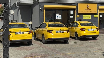 Yüzde 30 zam kararı sonrası taksiciler kuyruğa girdi! Araçlarda tarife düzeltmesi yapıldı - Gündem